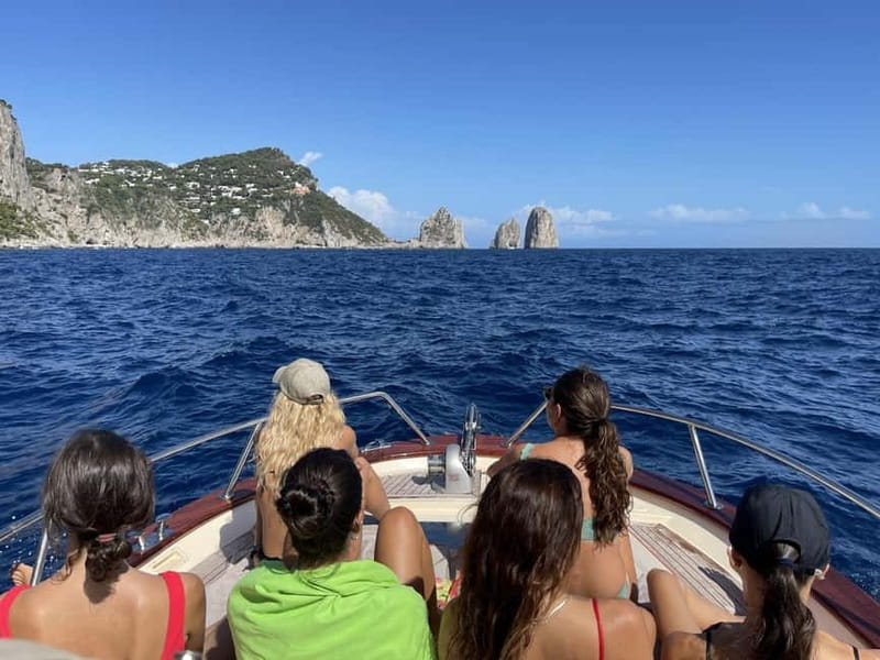 Capri: Island Boat Tour with Free Time on Land - Key Points
