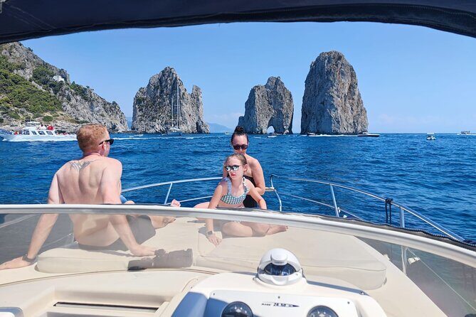 Capri Private all inclusive Boat Tour with City Exploration - A Deep Dive into the Experience