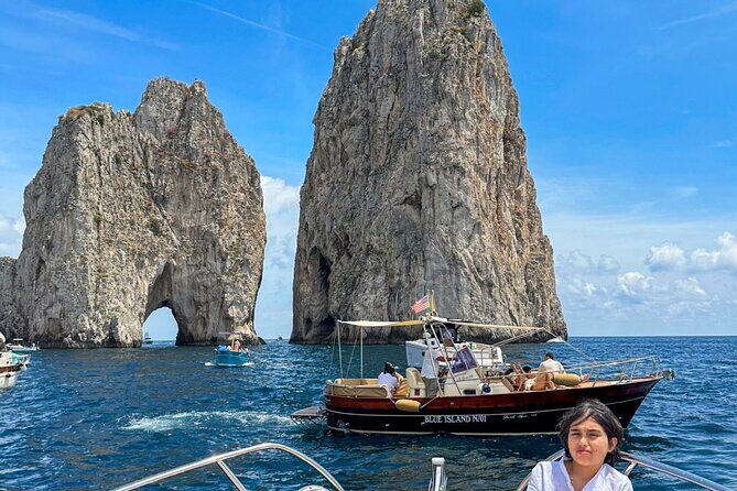 Capri Private boat tour with City Visit and Blue Grotto - FAQ