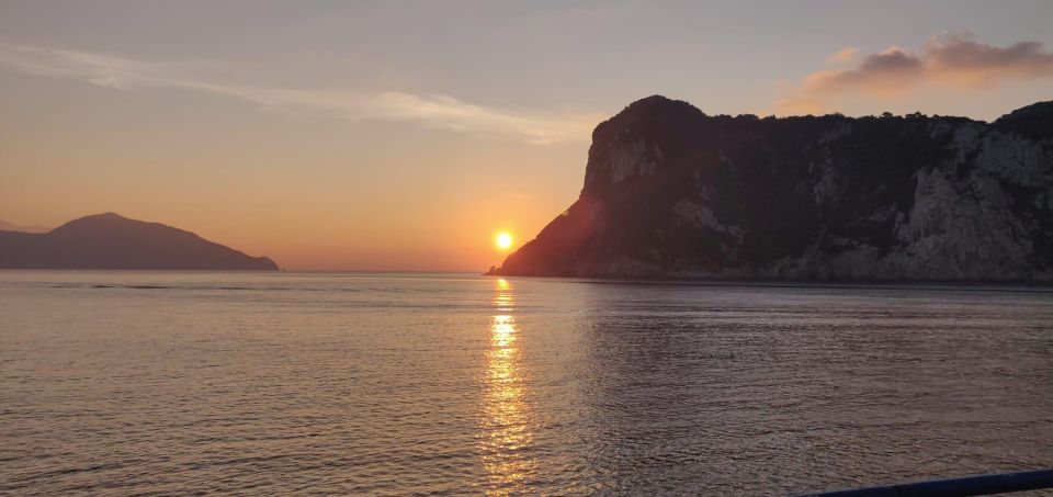 Capri: Private Tour in a Typical Boat - Local Insights and History