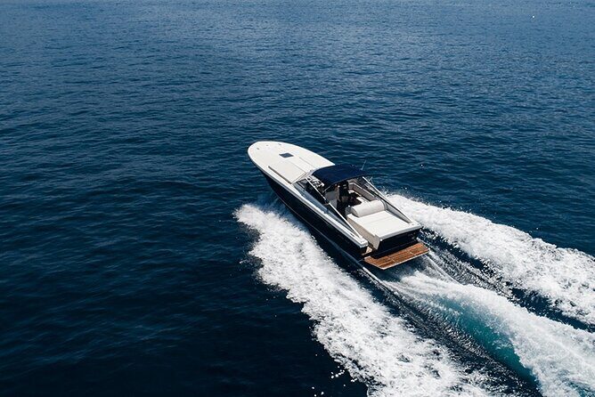 Capri Private Yacht Transfert from Sorrento, Naples & Positano - Introducing the Capri Private Yacht Transfer: A Luxurious Shortcut to the Island