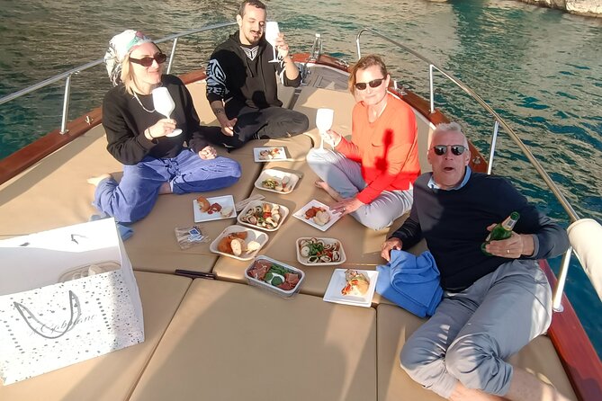 Capri Samba Boat Tour, Sail in Style by Boat. - Tour Accessibility and Considerations