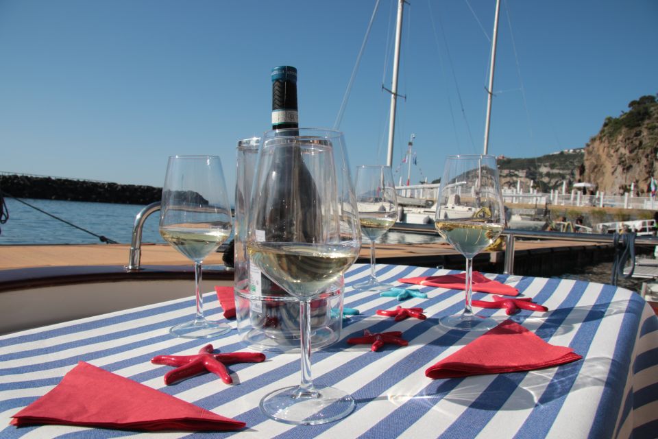 Capri Tour With the Iconic Gozzo Sorrentino - Recap