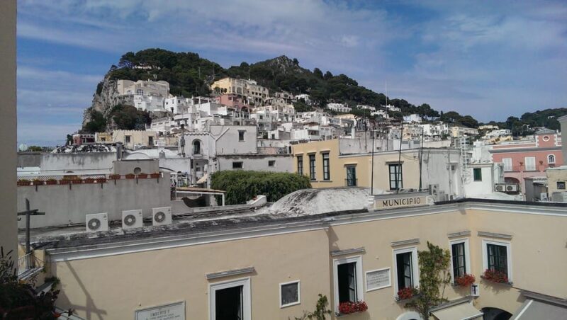 Capri: Walk through the streets of the center - Key Points