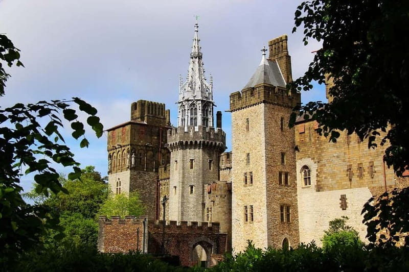Cardiff Private Guided Walking Tour - Key Points