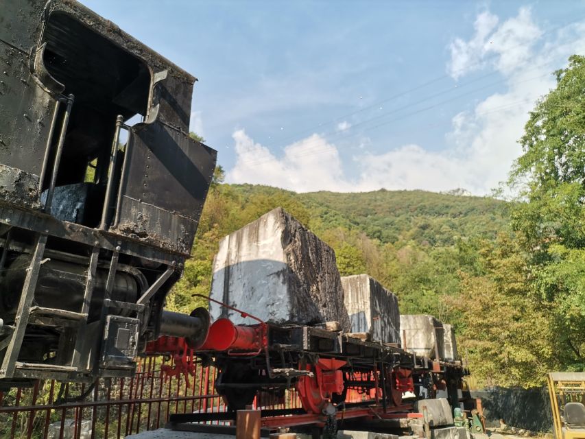 Carrara Marble-Day-Tour - Enjoy Fun, Music and Food-Tasting - Immerse in the Charming Miners Village