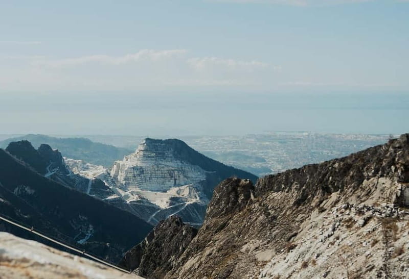 Carrara: Tour Cave Michelangelo and Carrara Art Studios - Key Points