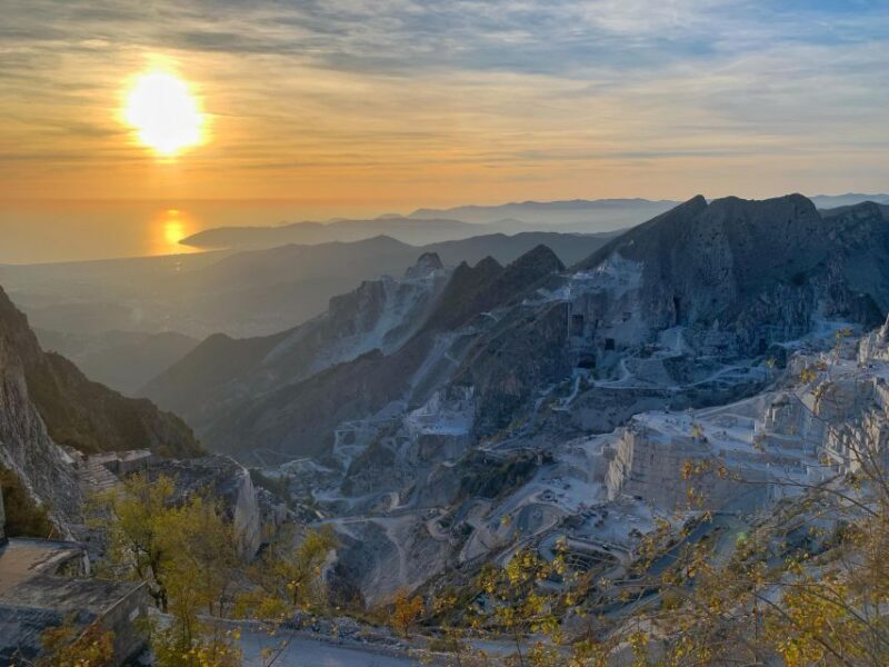 Carrara white marble quarries tour, 4X4 experience - A Complete Picture of the Carrara Marble Quarries Tour  