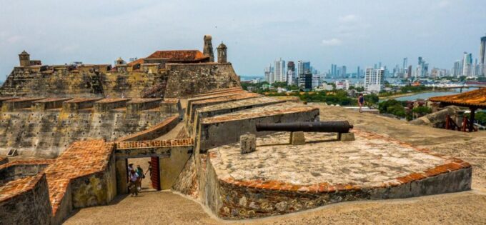 Cartagena: BILINGUAL CITYTOUR SAN FELIPE CASTLE & Old City - Transportation and Pickup Details
