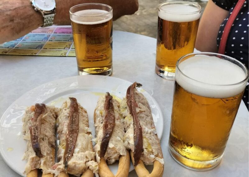 Cartagena: Guided Walking Tour With Tapas and Drinks - Meeting Point and Accessibility