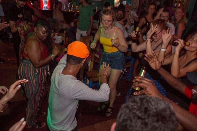 Cartagena: Salsa Dancing Tour at Famous Local Bars - What to Expect on the Tour