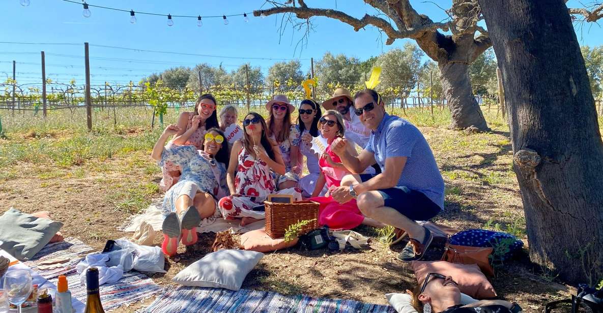 Carvoeiro: Algarve Food Tour in a Winery - Private Winery Tour and Tasting