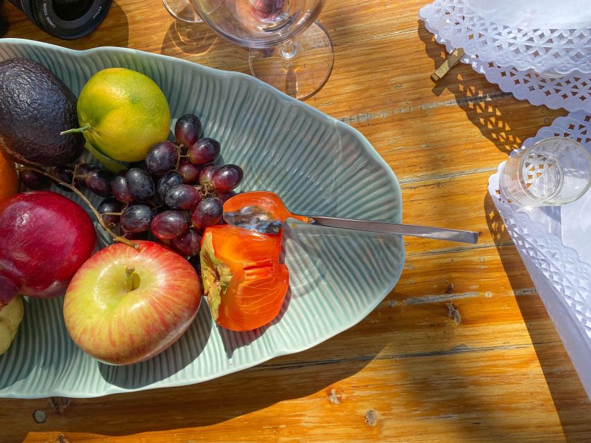 Carvoeiro and Portimão: Algarve Romantic Vineyard Picnic - Romantic Atmosphere and Decor
