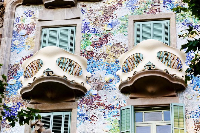 Casa Batllo Admission Ticket With Intelligent Audio Guide - Gaudi Dome and Private Apartments