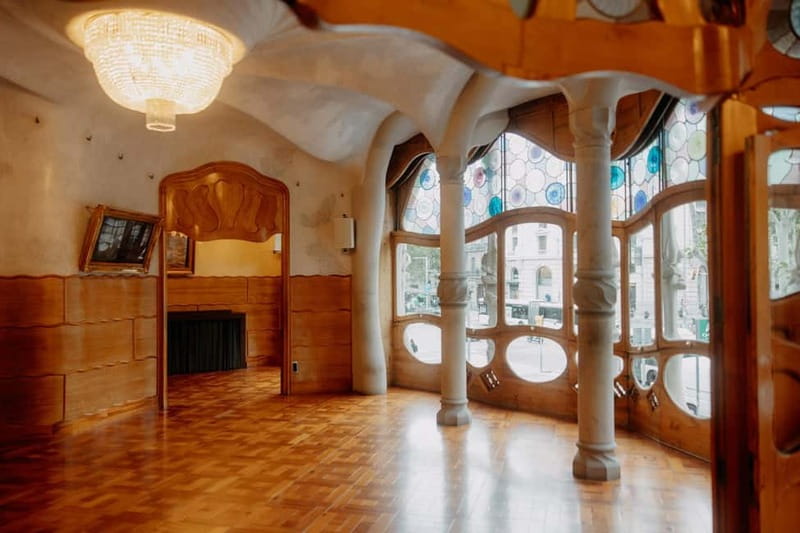 Casa Batlló Early Entry Tour & Skip-the-Line Sagrada Familia - Transit to Sagrada Familia