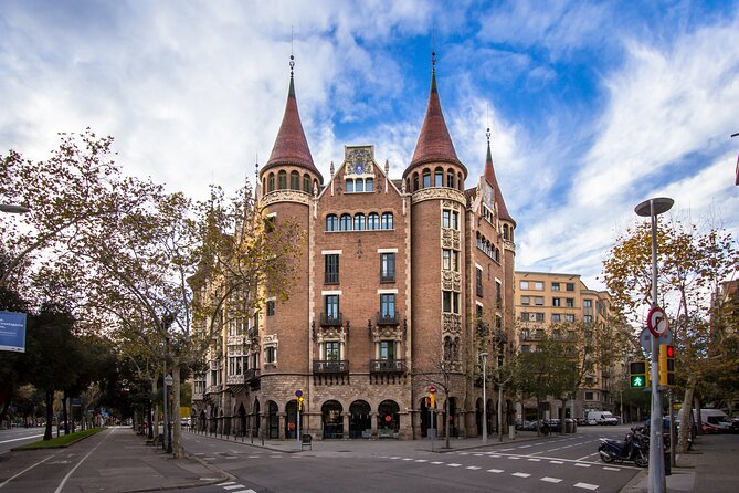 Casa Batllo Fast-Track Tickets, Barcelona Architecture Tour - Exploring Catalan Modernism
