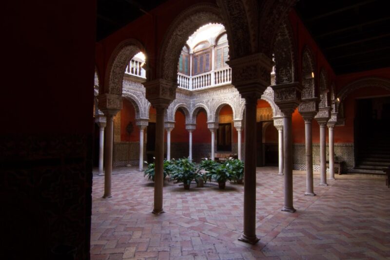 Casa De Salinas Entry Ticket With Audio Guide - Explore the Stunning Mudéjar Plasterwork
