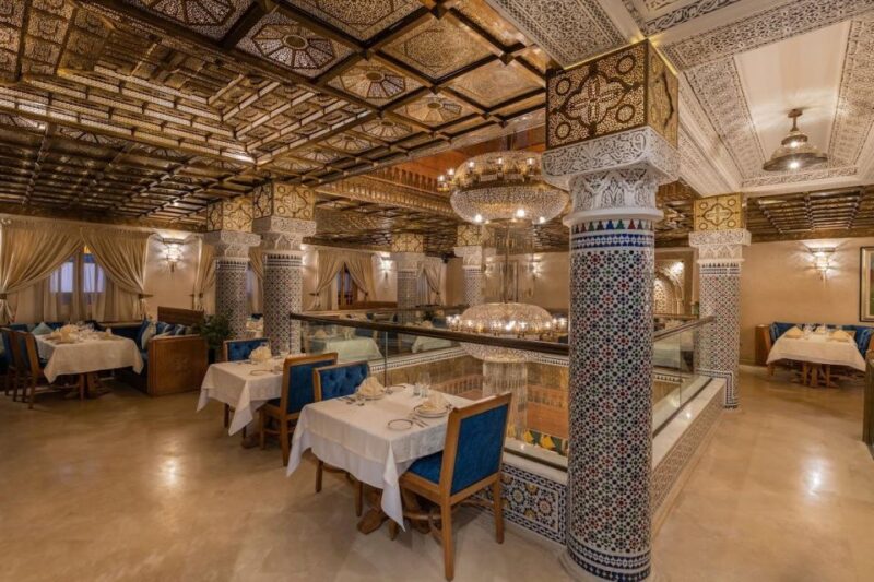 Casablanca City Night Tour and Traditional Moroccan Dinner - Discovering the Old Citys Charm