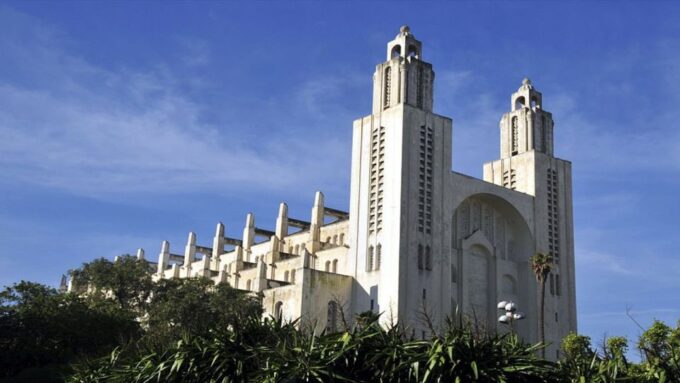 Casablanca: Guided Sightseeing Tour With Hassan II Mosque - Experiencing Casablancas Old City