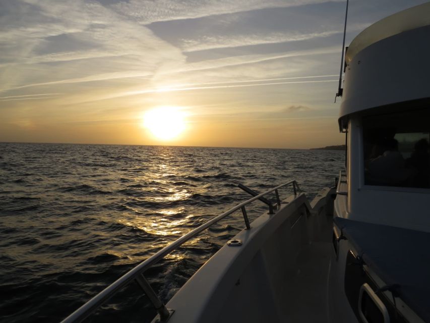 Cascais: Sunset Boat Trip With Welcome Drinks - Architectural Highlights