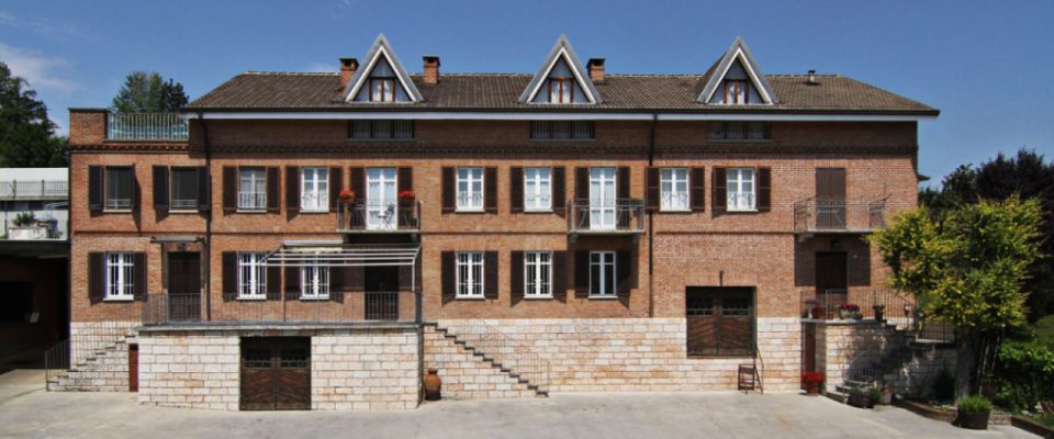 Castagnole Delle Lanze: Wine Guided Walking Tour - Wine and Local Tastings