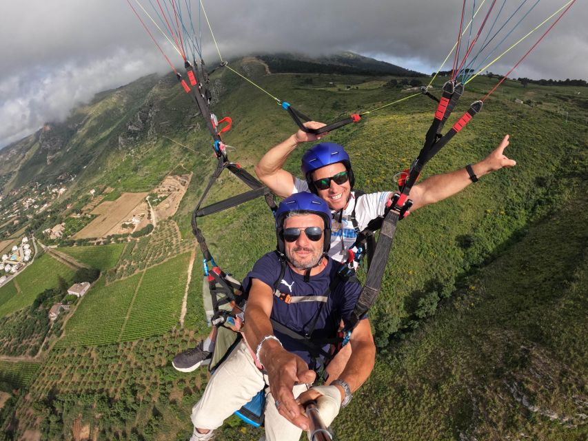 Castellammare Del Golfo: Paragliding Flight and GoPro Video - Meeting Point Arrangements