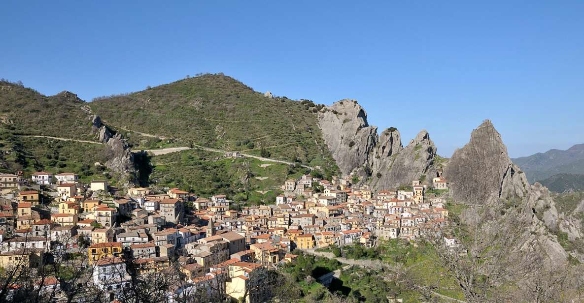 Castelmezzano: 2-Hour Beautiful Village in Italy Tour - Exploring the Old Town