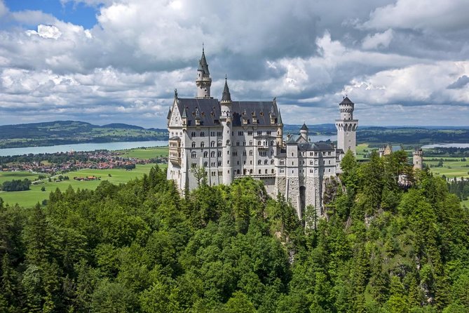 Castle Neuschwanstein Day Trip Review - Key Points