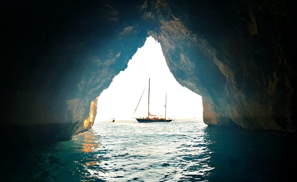 Castro marina (LE) Sailing boat trip on vintage Cassiopèe - The Itinerary Breakdown