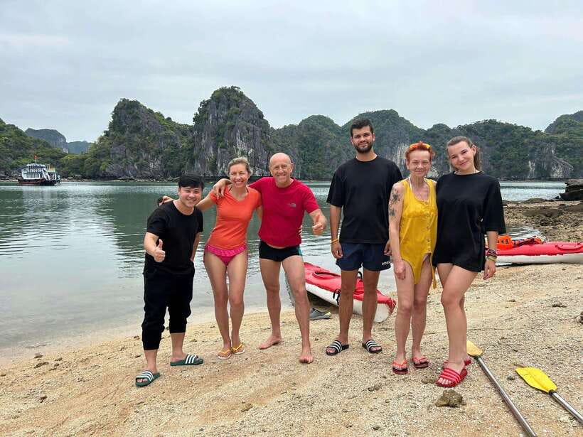 CAT BA ISLAND: FULL DAY SMALL GROUP BOAT TOUR LAN HA BAY - Kayaking