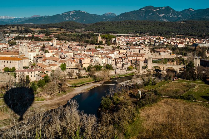 Catalonia Hot Air Balloon Ride and Breakfast Over the Volcanoes of La Garrotxa - Seasonal Variations and Activity Duration