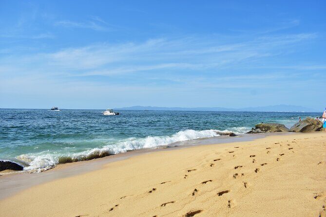 Catamaran Arches, Animas Beach, Quimixed Waterfall and Food Tour - Who Would Enjoy This Tour?