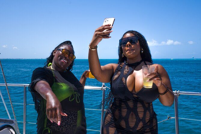 Catamaran Booze Party With Open Bar in Cancun - FAQs