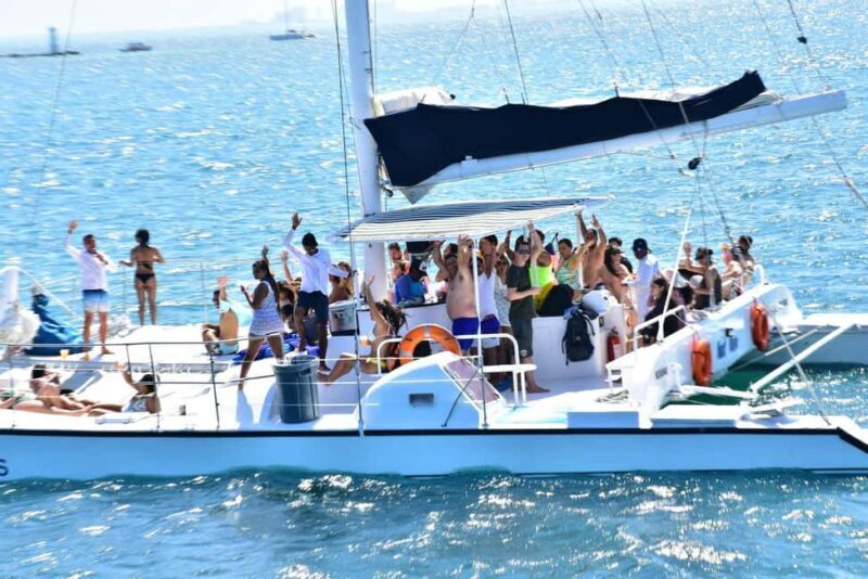 Catamarán Cruise to Isla Mujeres & Buffet Lunch - Who Would Love This Tour?