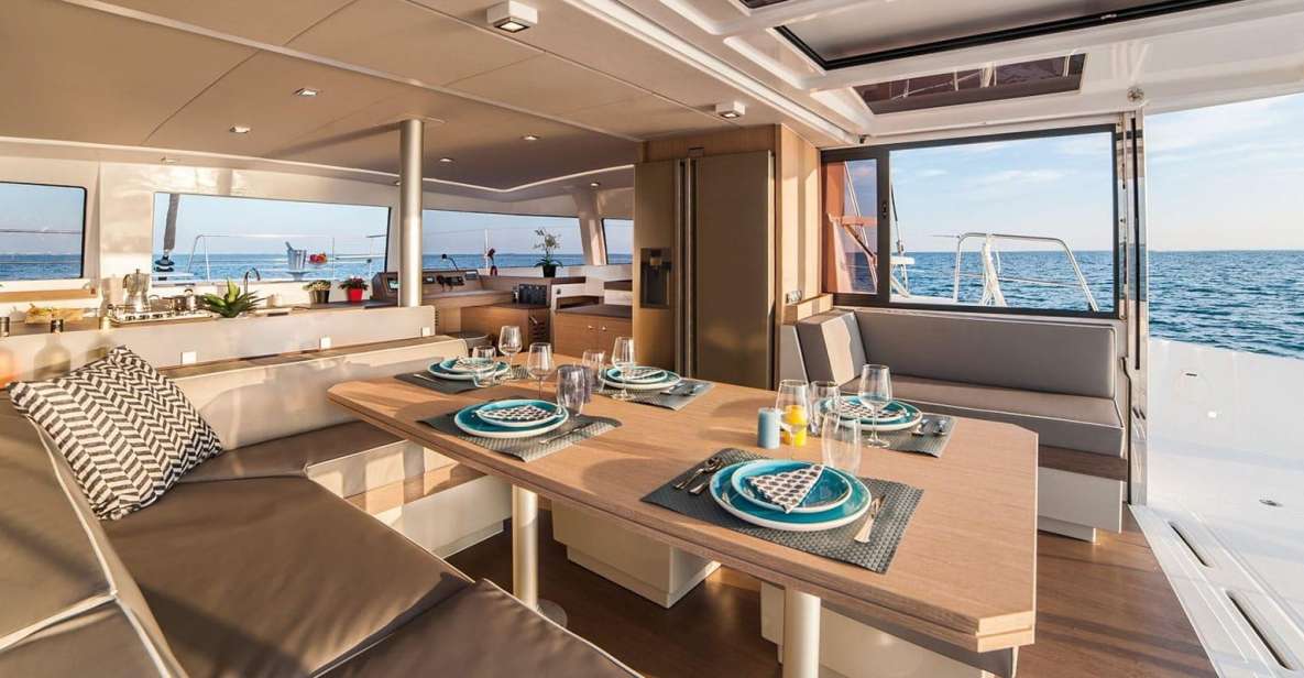 Catamaran Foile & Kyte Surf Amazing - Multilingual Instruction and Experience