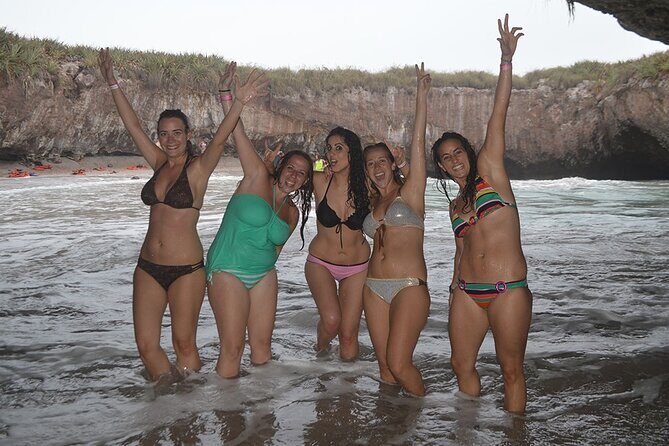 Catamaran Islas Marietas - Snorkel & Open Bar - FAQs