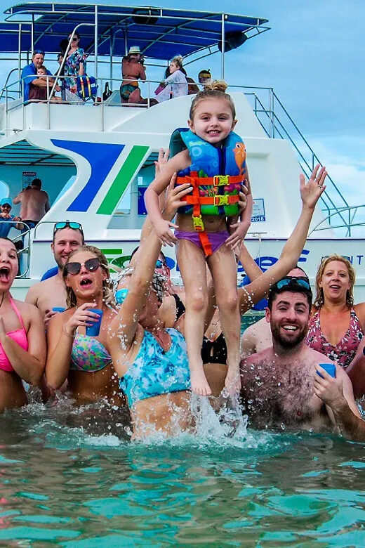Catamaran party Boat con open bar y snorkeling en punta cana - FAQ