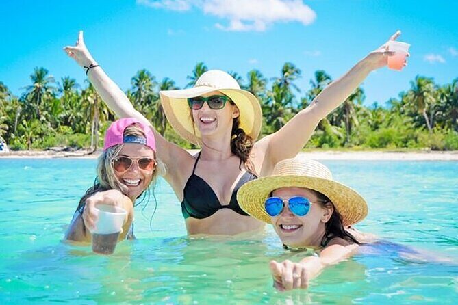 Catamaran Party in Punta Cana with Unlimited Drinks - What Makes This Tour Stand Out