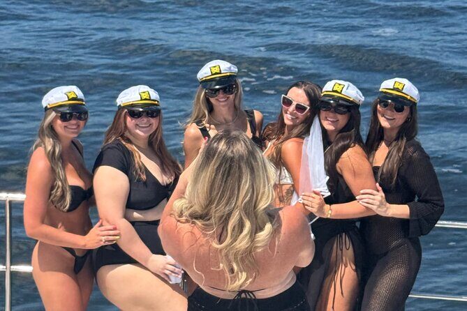 Catamaran Party Rentals for Up to 13 Guests - A Complete Breakdown of the Catamaran Experience