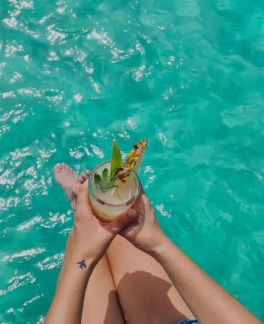 Catamaran to Isla Mujeres Open Bar - Key Points