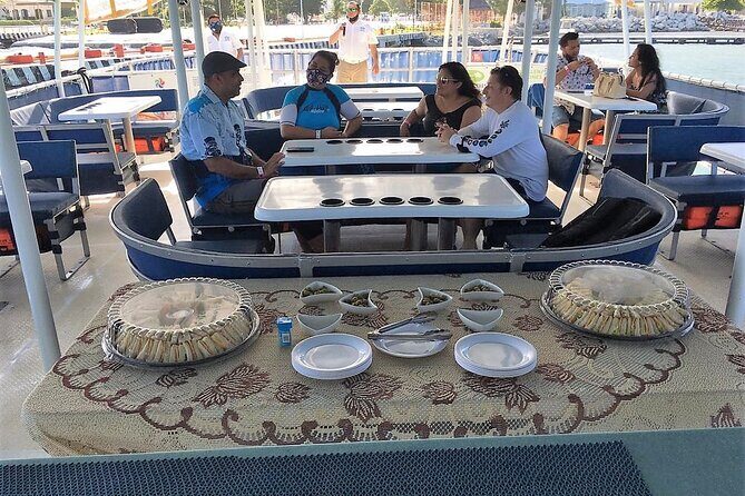 Catamaran unlimited Isla Mujeres with from Playa del Carmen - Shopping and Exploring: Discovering Downtown Isla Mujeres