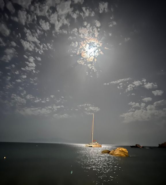 Catamaran's Private Tour / Mykonos - Sunset Experience Highlights