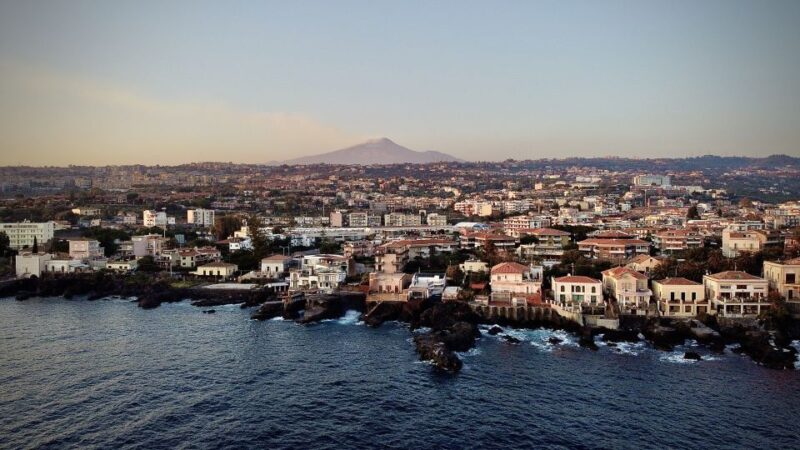 Catania: City Highlights Walking Tour - Itinerary and Key Landmarks