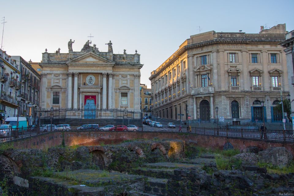 Catania: Evening City Secrets and Aperitif Tour - Visiting the Benedictine Monastery