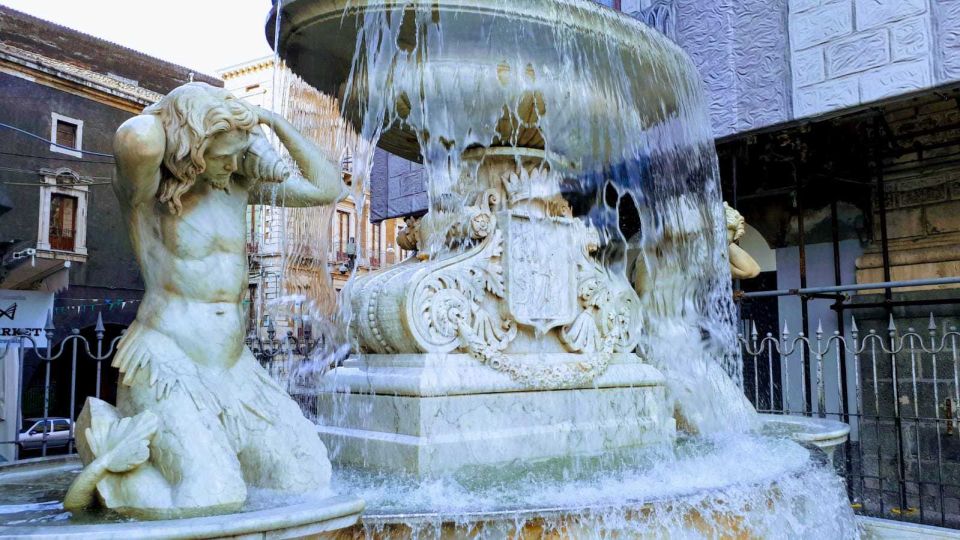Catania: Evening City Secrets and Aperitif Tour - Admiring the Elephant Fountain and Cathedral