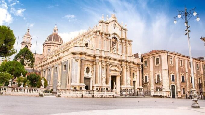 Catania: Hop-On, Hop-Off Bus to Acicastello and Acitrezza - Frequently Asked Questions