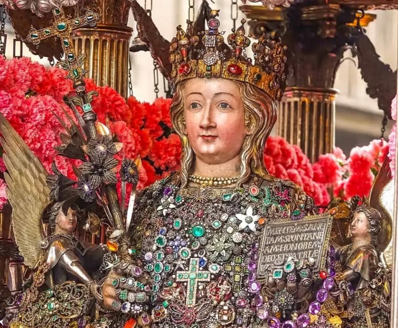 Catania: Sant'Agata and the Baroque of Catania - Admire the Archbishops Palace Courtyard