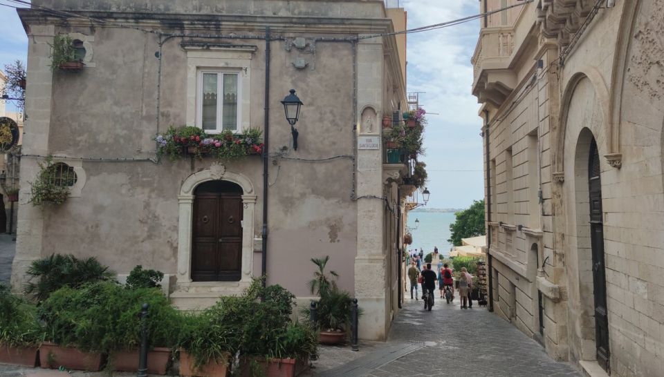 Catania: Syracuse, Ortigia, and Noto Guided Tour - Discover Ortigias Landmarks