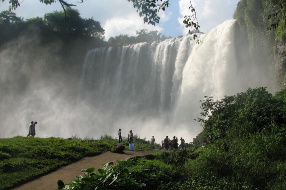 Catemaco & the Tuxtlas Day Trip From Veracruz (Typical Boat) - Savoring a Lakeside Meal