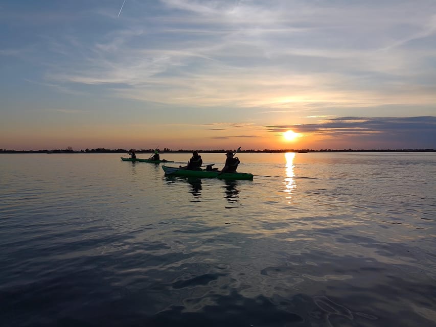 Cavallino: Sunset Kayak Tour in the Venetian Lagoon - Guided Experience